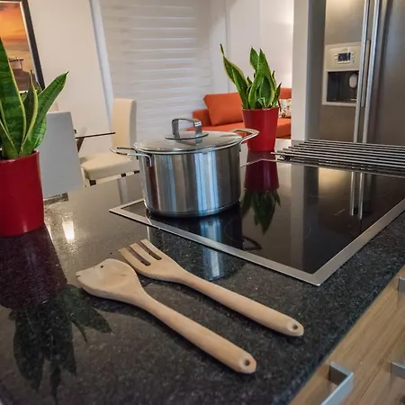 Skylight Megaron * Λάρνακα