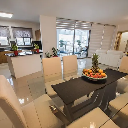 Skylight Megaron Apartment