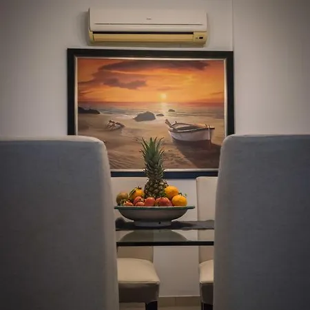 Skylight Megaron דירה לרנקה