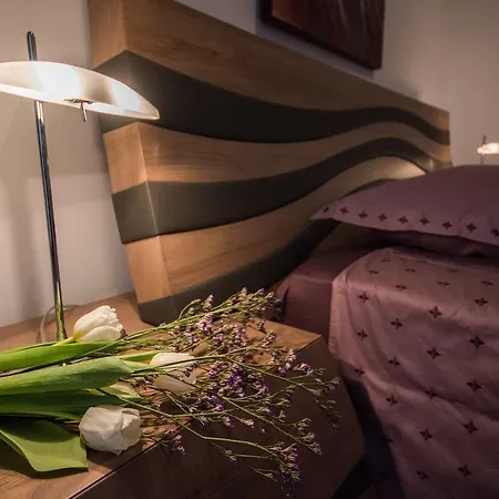 Skylight Megaron * Lárnaca