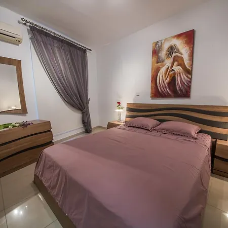 Skylight Megaron Apartman *