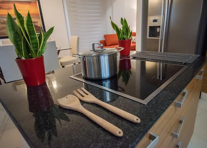 Skylight Megaron * Lárnaca